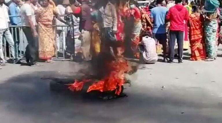 পুলিশি হেফাজতে নাবালকের মৃত্যুর প্রতিবাদ বীরভূমে । এম ভারত নিউজ