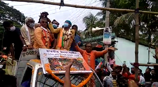 কৃষি আইনের সমর্থনে পদযাত্রায় দিলীপ। এম ভারত নিউজ