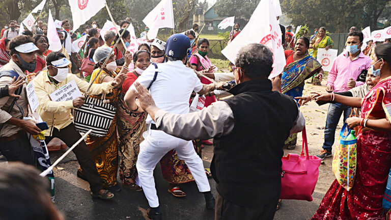 পার্শ্বশিক্ষকদের নবান্ন অভিযান, অমানবিক আচরণ পুলিশের । এম ভারত নিউজ